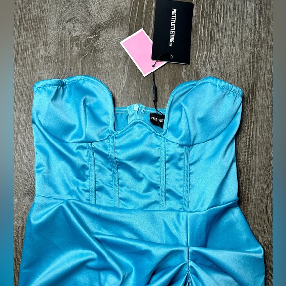 PrettyLittleThing baby blue dress - Picture 3 of 6